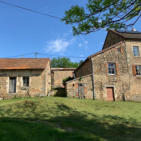 Busset Liages Situe Dans Le Bourbonnais 1 Chambres Lit Double Et Un Clic Clac Exterior foto