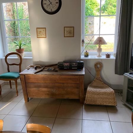 Busset Liages Situe Dans Le Bourbonnais 1 Chambres Lit Double Et Un Clic Clac Exterior foto