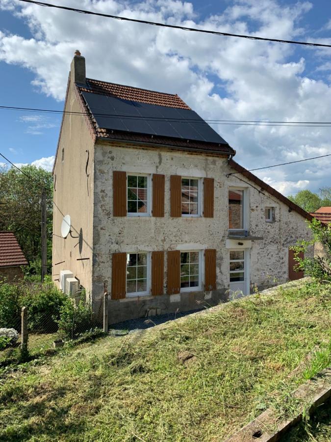 Busset Liages Situe Dans Le Bourbonnais 1 Chambres Lit Double Et Un Clic Clac Exterior foto