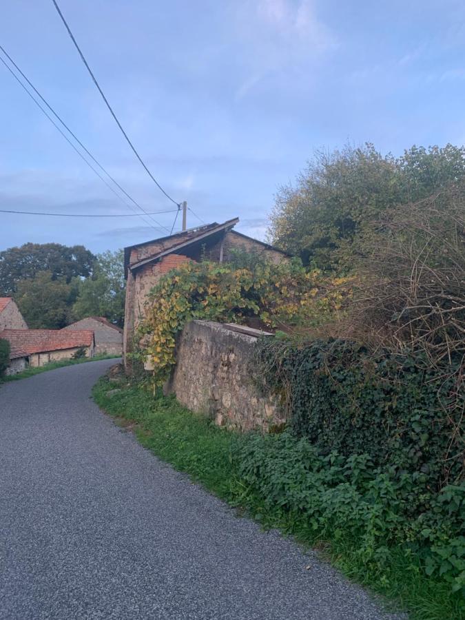 Busset Liages Situe Dans Le Bourbonnais 1 Chambres Lit Double Et Un Clic Clac Exterior foto