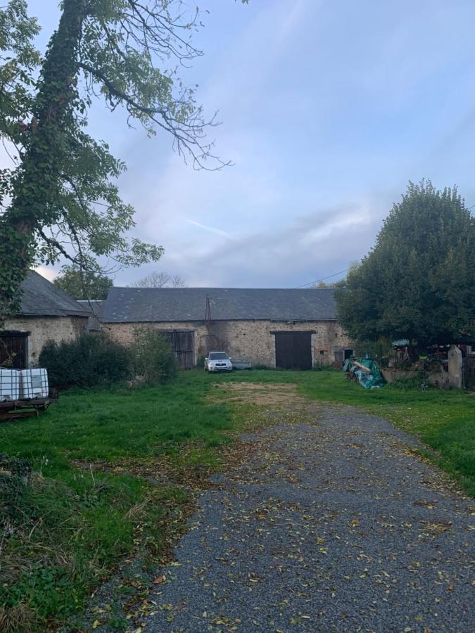Busset Liages Situe Dans Le Bourbonnais 1 Chambres Lit Double Et Un Clic Clac Exterior foto