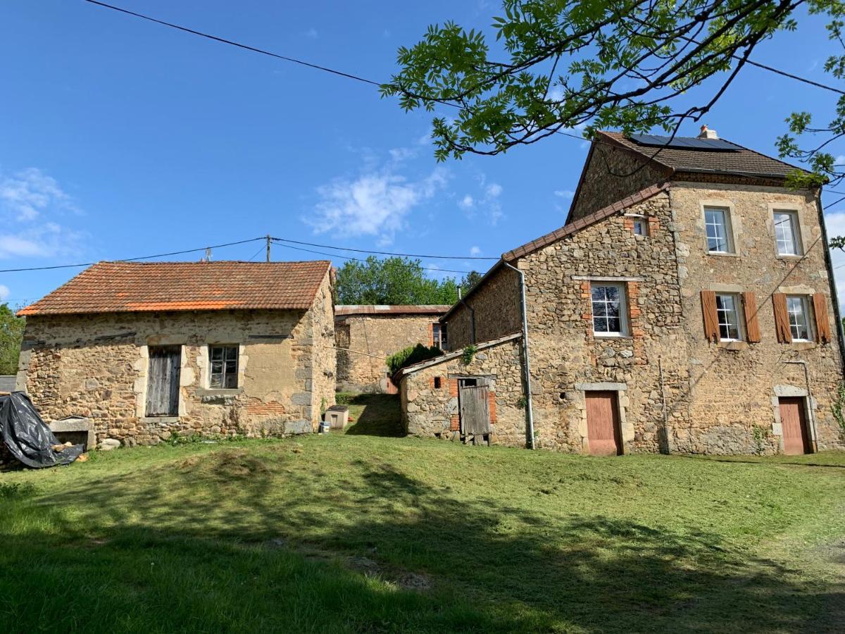 Busset Liages Situe Dans Le Bourbonnais 1 Chambres Lit Double Et Un Clic Clac Exterior foto